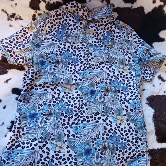 Set of 2 Tops Sweater S and Button up M - Picture 7 of 11